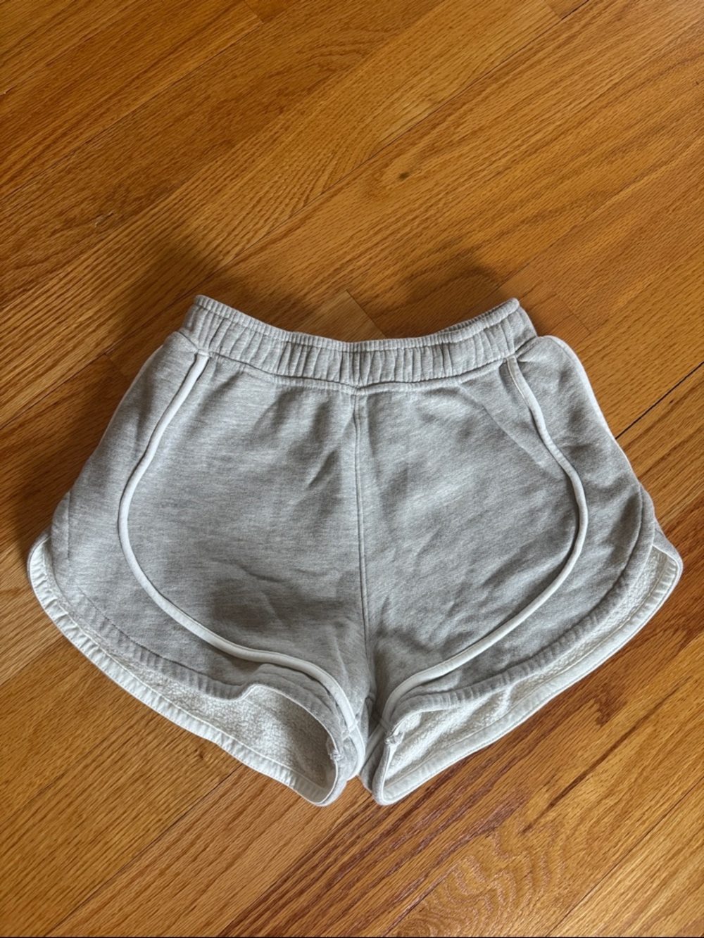Agolde Heather Gray Athletic Lounge Shorts with White Piping